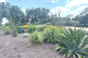 202 Rio Llano Dr W, Llano, TX 78643 - Photo 5