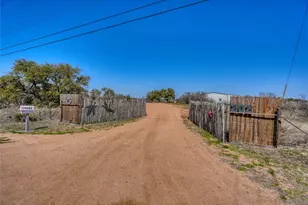202 Rio Llano Dr W, Llano, TX 78643 - Photo 3