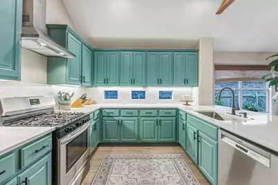 10204 Wind Cave Trail, Austin, TX 78747 - Photo 9