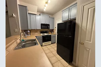 8518 W Cahill Drive #29, Austin, TX 78729 - Photo 11