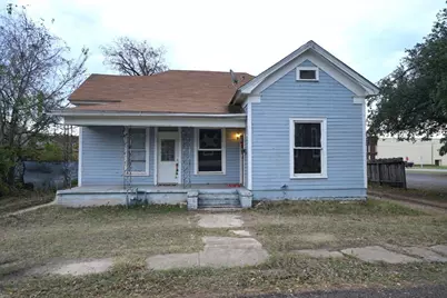 107 S Crockett Avenue, Cameron, TX 76520 - Photo 1