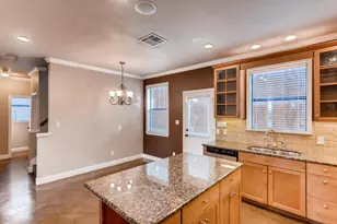 906 Juniper St, Austin, TX 78702 - Photo 9