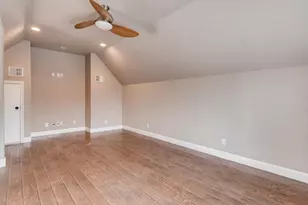 906 Juniper St, Austin, TX 78702 - Photo 25