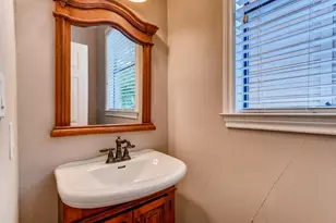 906 Juniper St, Austin, TX 78702 - Photo 13