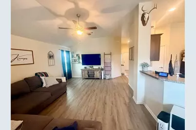 107 Jim Dandy Drive, Elgin, TX 78621 - Photo 7