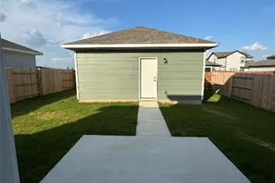 2433 Lucy Axel Ln, Round Rock, TX 78665 - Photo 11