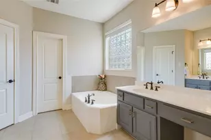 11316 Woodland Hills Trail, Austin, TX 78732 - Photo 9