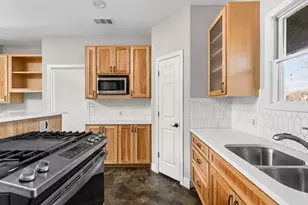 2203 Lindell Ave, Austin, TX 78704 - Photo 13