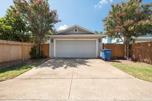 2208 Melissa Oaks Ln, Austin, TX 78744 - Photo 23