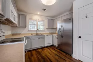 2208 Melissa Oaks Ln, Austin, TX 78744 - Photo 7