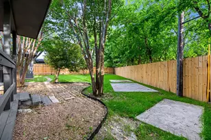 2105 Brunswick Dr, Austin, TX 78723 - Photo 29