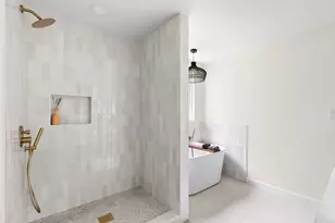 2105 Brunswick Dr, Austin, TX 78723 - Photo 19