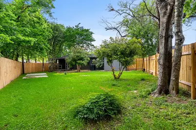 2105 Brunswick Drive, Austin, TX 78723 - Photo 29