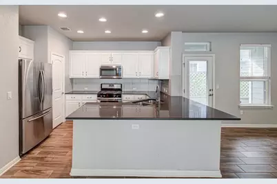 8816 Blaze Drive, Austin, TX 78747 - Photo 9