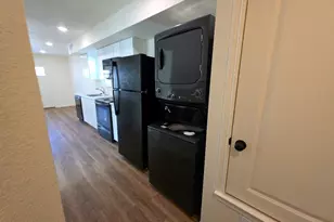 2002 W 2nd St, Taylor, TX 76574 - Photo 17