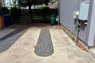 1013 Lambie St, Austin, TX 78702 - Photo 17