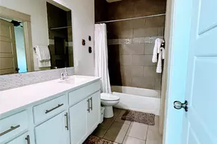 1013 Lambie St, Austin, TX 78702 - Photo 15