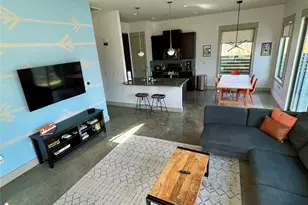 1013 Lambie St, Austin, TX 78702 - Photo 3