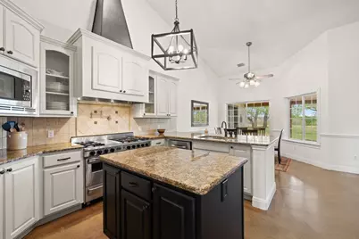 744 W Bartlett Drive, Buda, TX 78610 - Photo 15