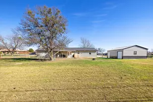 301 N 8th St, Jarrell, TX 76537 - Photo 27