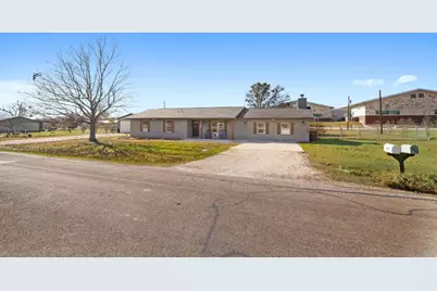 301 N 8th Street, Jarrell, TX 76537 - Photo 3