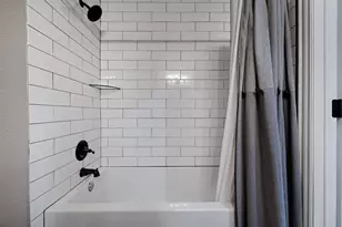 301 N 8th St, Jarrell, TX 76537 - Photo 23