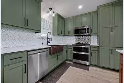 301 N 8th Street, Jarrell, TX 76537 - Photo 11