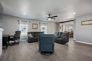 301 N 8th St, Jarrell, TX 76537 - Photo 7