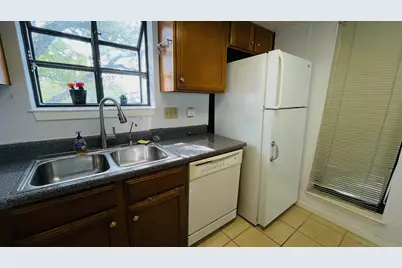 1510 W North Loop Boulevard #822, Austin, TX 78756 - Photo 3