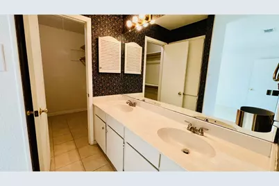 1510 W North Loop Boulevard #822, Austin, TX 78756 - Photo 5