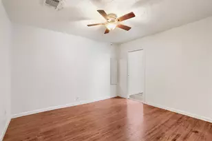 909 Chote Ave, Austin, TX 78702 - Photo 11
