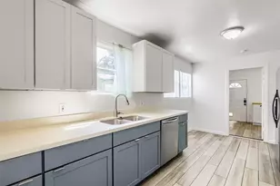 909 Chote Ave, Austin, TX 78702 - Photo 7