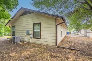 2520 Bitter Creek Dr, Austin, TX 78744 - Photo 25