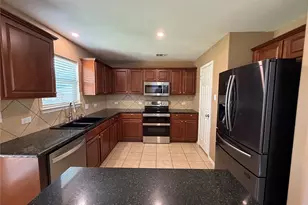 904 Gentry Dr, Leander, TX 78641 - Photo 5