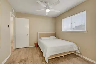 803 W 28th St, Austin, TX 78705 - Photo 9