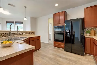 610 Gina Drive, Kyle, TX 78640 - Photo 3