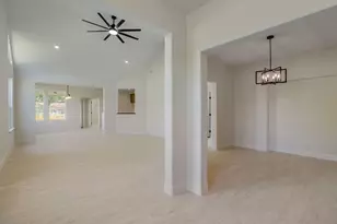 117 Callie St, Smithville, TX 78957 - Photo 5