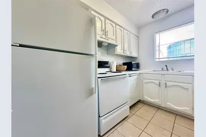 2410 Longview Street #D-204, Austin, TX 78705 - Photo 3