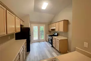 5710 Lark Creek Dr, Austin, TX 78744 - Photo 5