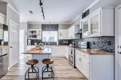 171 N Pin Oak Crossing, Elgin, TX 78621 - Photo 15