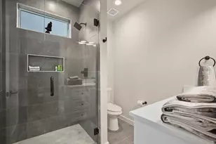 1105 S Meadows Dr, Austin, TX 78758 - Photo 7