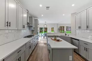 11200 Savin Hill Ln, Austin, TX 78739 - Photo 9