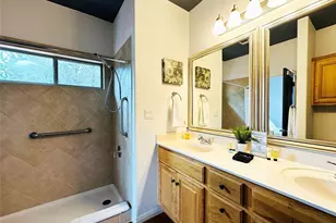 18401 Lakeland Dr, Lago Vista, TX 78645 - Photo 17