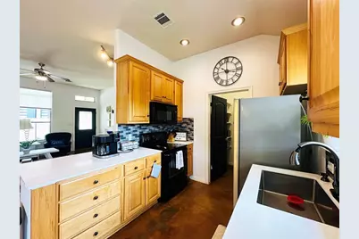 18401 Lakeland Drive, Lago Vista, TX 78645 - Photo 11