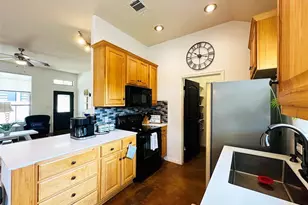 18401 Lakeland Dr, Lago Vista, TX 78645 - Photo 11