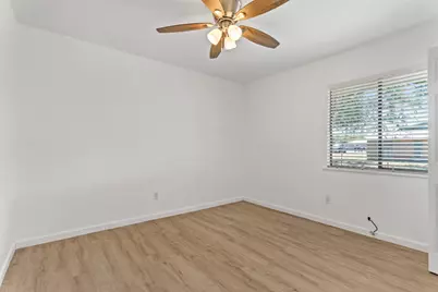 607 Magnolia Street, Bastrop, TX 78602 - Photo 17