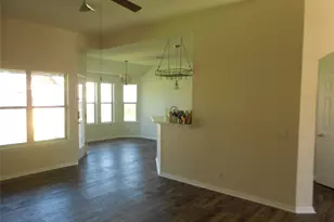 701 Los Robles Rd, Leander, TX 78641 - Photo 15