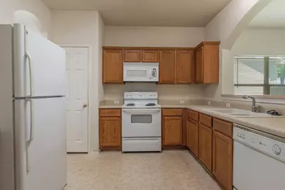 600 Wiley Street, Hutto, TX 78634 - Photo 5