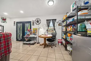 2412 E Stassney Ln, Austin, TX 78744 - Photo 9