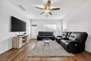 141 Rowdy Yates Wy, Jarrell, TX 76537 - Photo 5